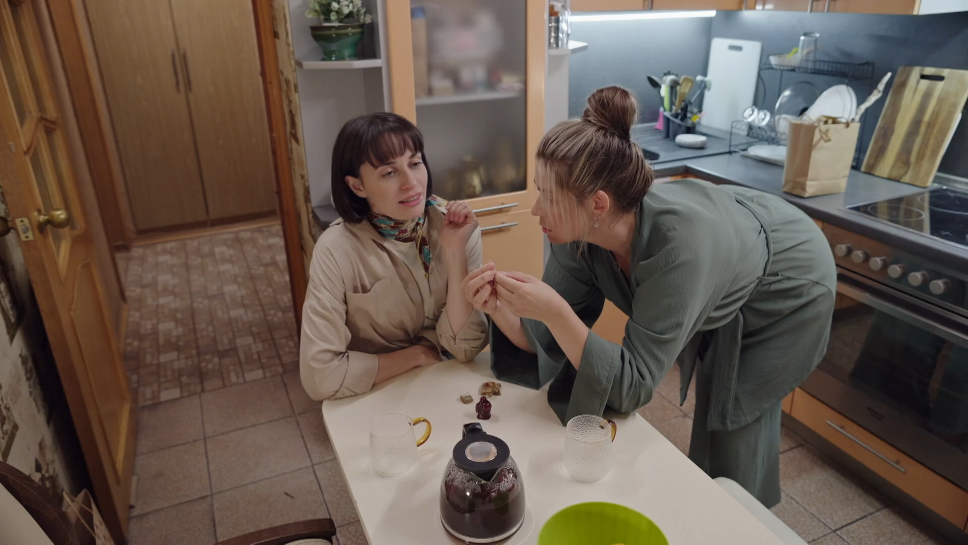 01. Токсичный роман.2024.WEB-DL 1080p.Files-x.mkv_snapshot_25.36.png