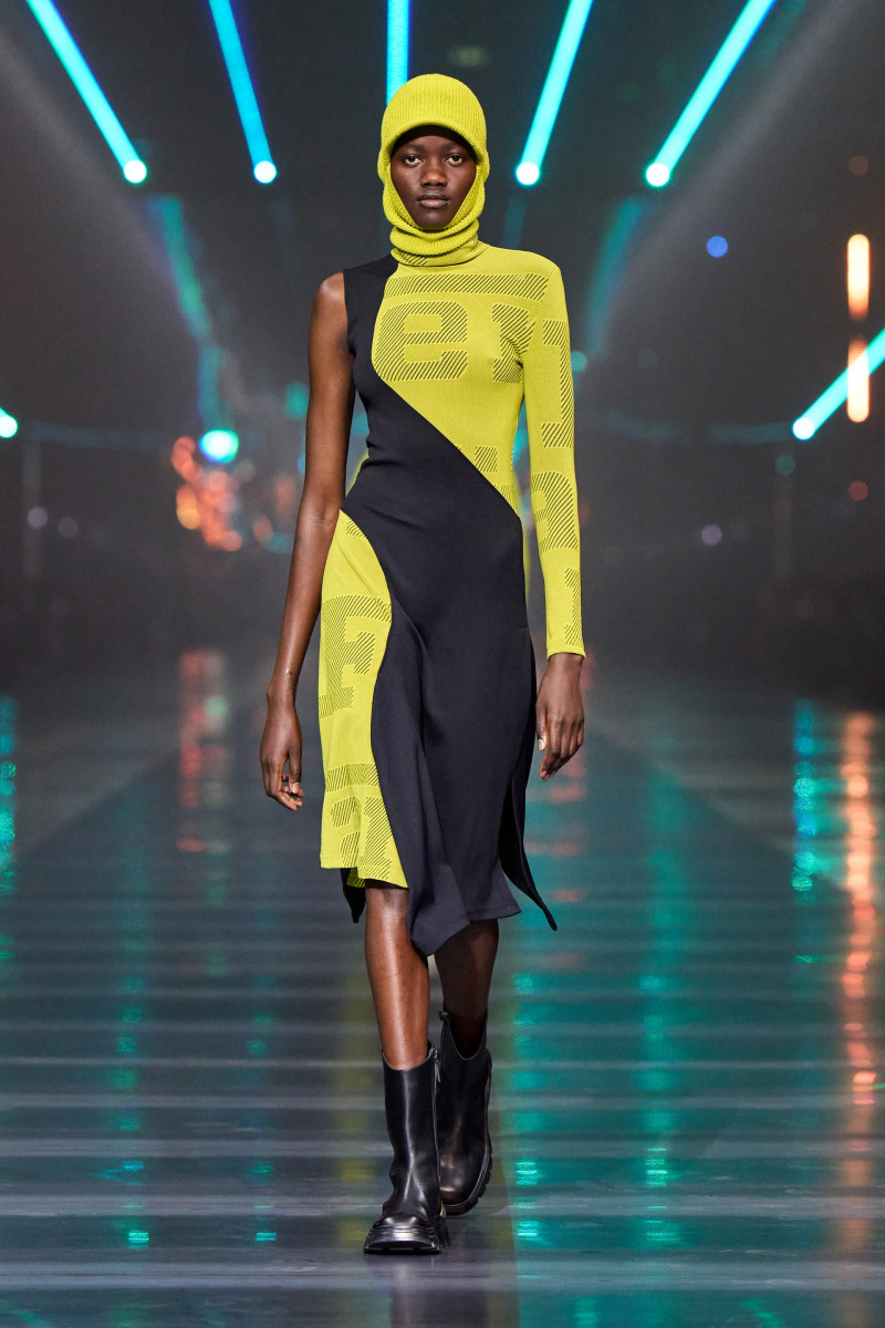 00025-ferrari-fall-2022-ready-to-wear-milan-credit-filippo-fior-gorunway.webp