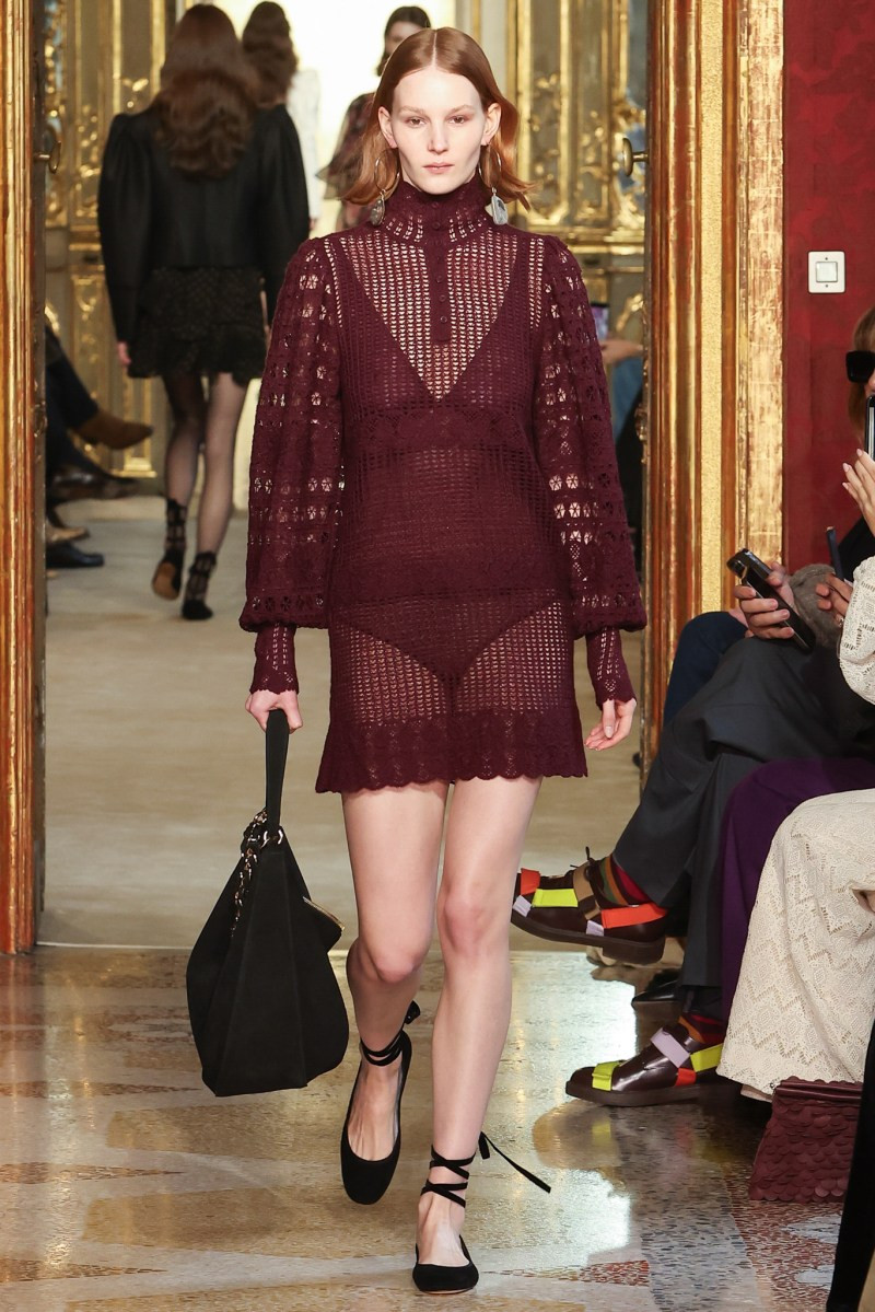twinset-fall-25-rtw-r-ho-013.jpeg