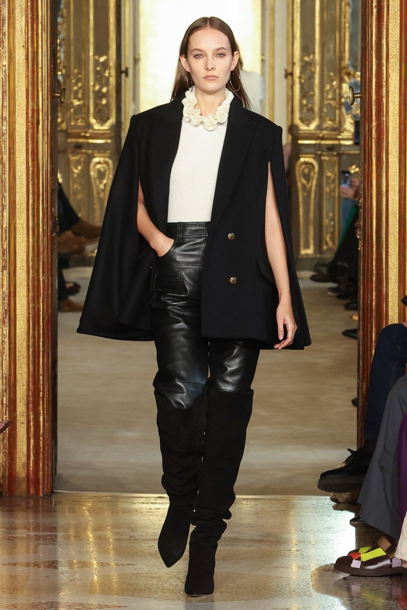 twinset-fall-25-rtw-r-ho-007.jpeg