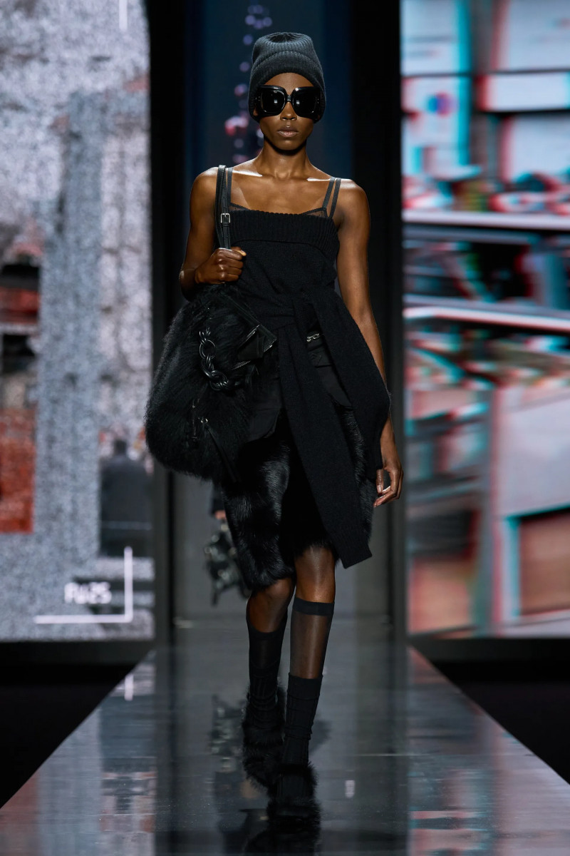 00020-dolce-and-gabbana-fall-2025-ready-to-wear-credit-gorunway.webp