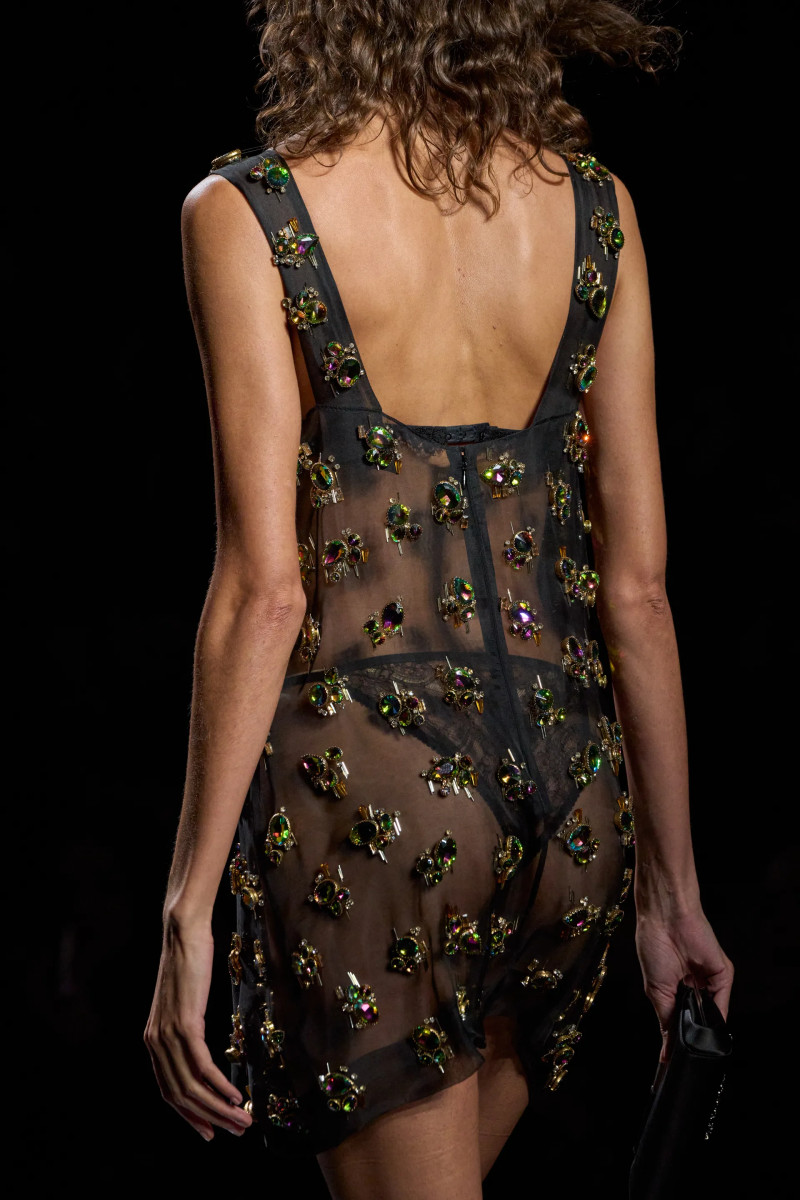 00309-dolce-and-gabbana-fall-2025-ready-to-wear-detail-credit-gorunway.webp
