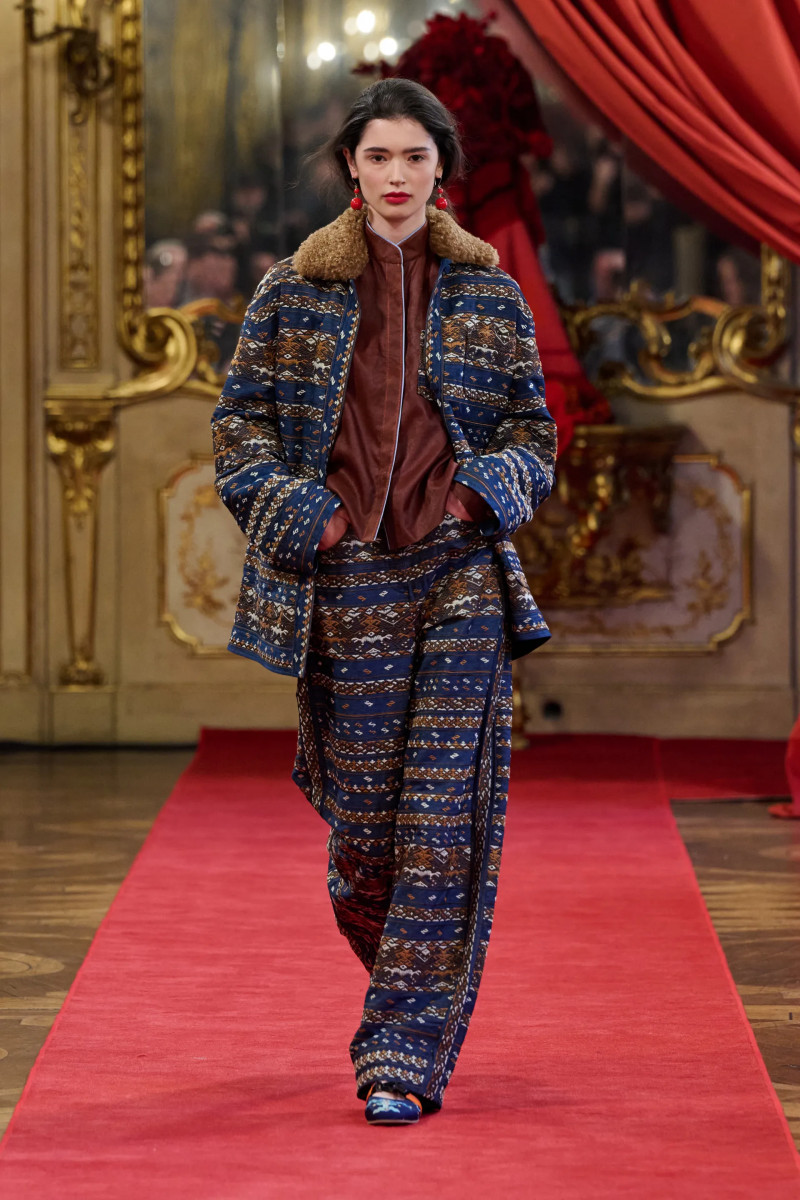 00017-hui-fall-2025-ready-to-wear-credit-brand.webp