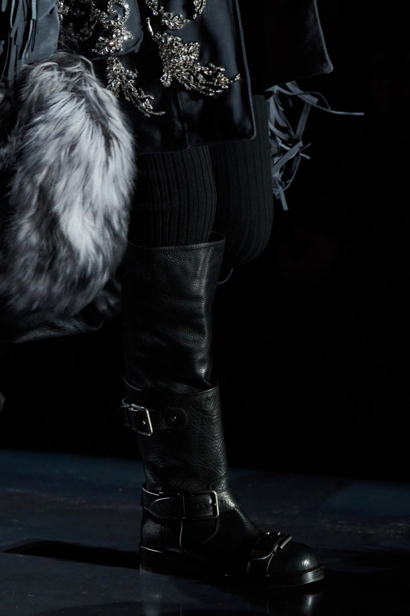 00177-dolce-and-gabbana-fall-2025-ready-to-wear-detail-credit-gorunway.webp