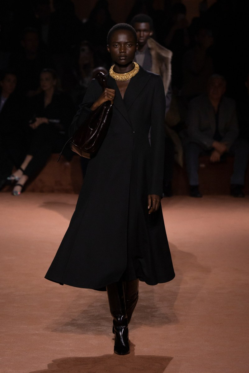 fendi-fw25-rtw-r-gg-0002_c4b2c8.jpg