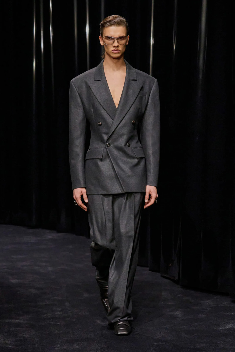 00016-ferrari-fall-2024-ready-to-wear-credit-gorunway.webp