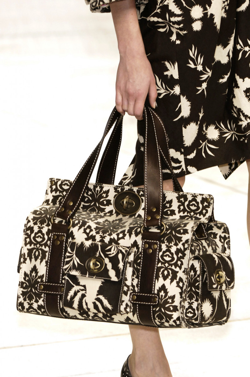 Kenzo+Spring+2006+Details+QWzRNZpJMadx.jpg