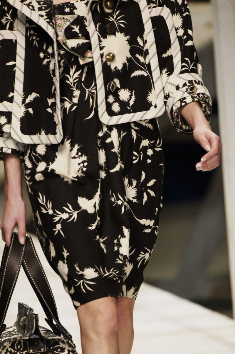 Kenzo+Spring+2006+Details+gmksAYXL7Qwx.jpg