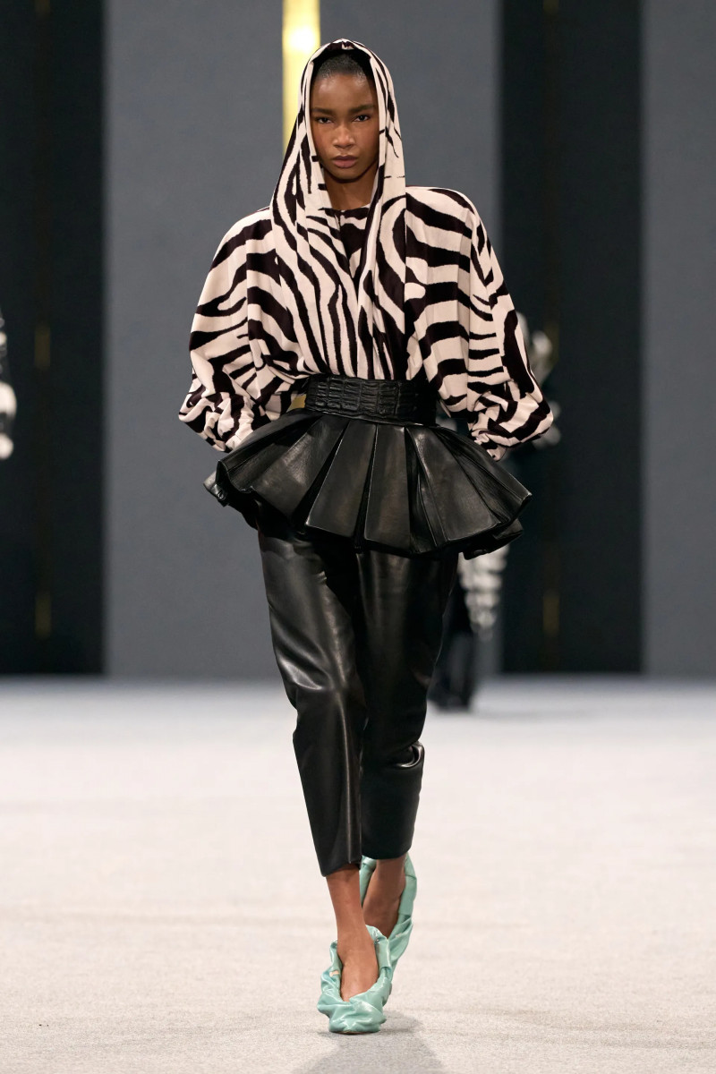 00040-balmain-fall-2025-ready-to-wear-credit-gorunway.webp
