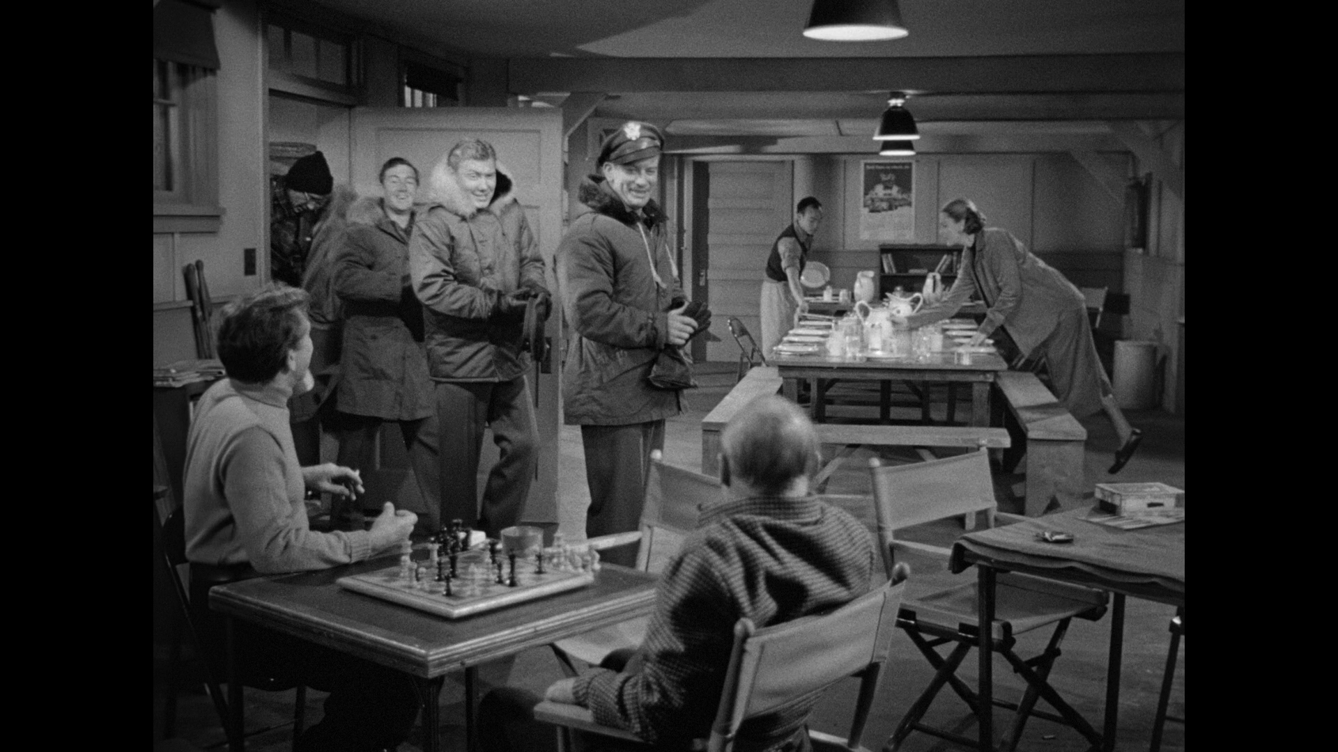 The.Thing.From.Another.World.1951.Warner.Bros.BDRemux.1080p[(013400)2025-03-09-08-21-02].PNG