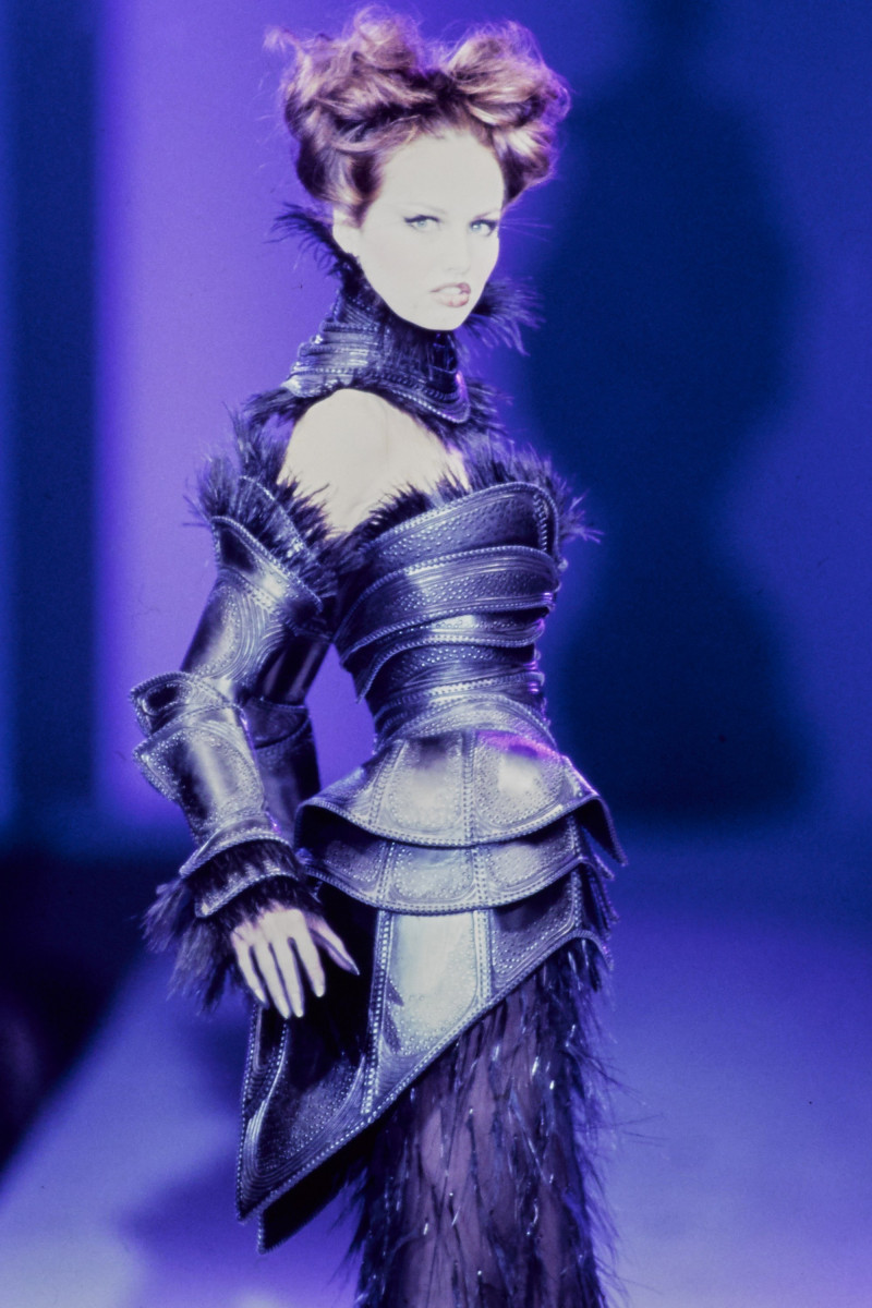 THIERRY-MUGLER-SPRING-1997-RTW-161.jpg