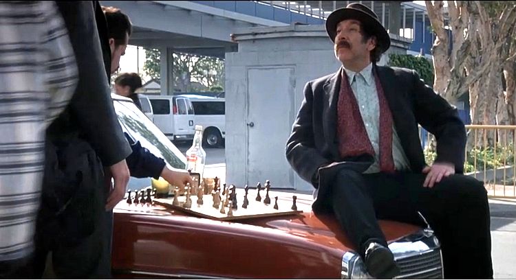 Универсальный агент /Agent Red/ 2000 (0:25:31 / 1:31:32)