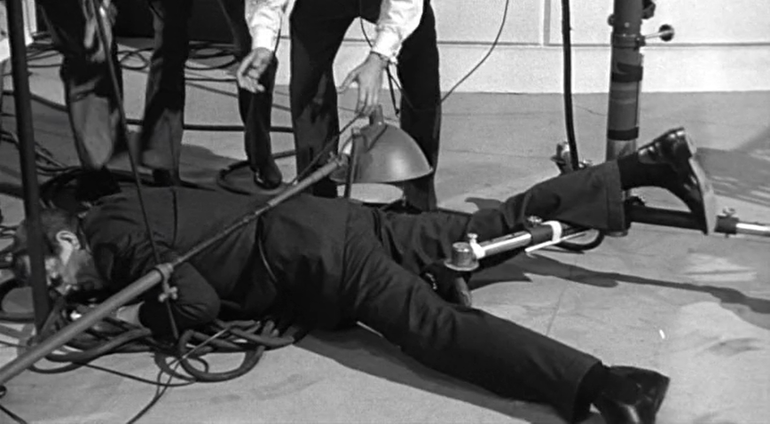 Kisses for My President (1964)_RU.mkv_014358.623.png