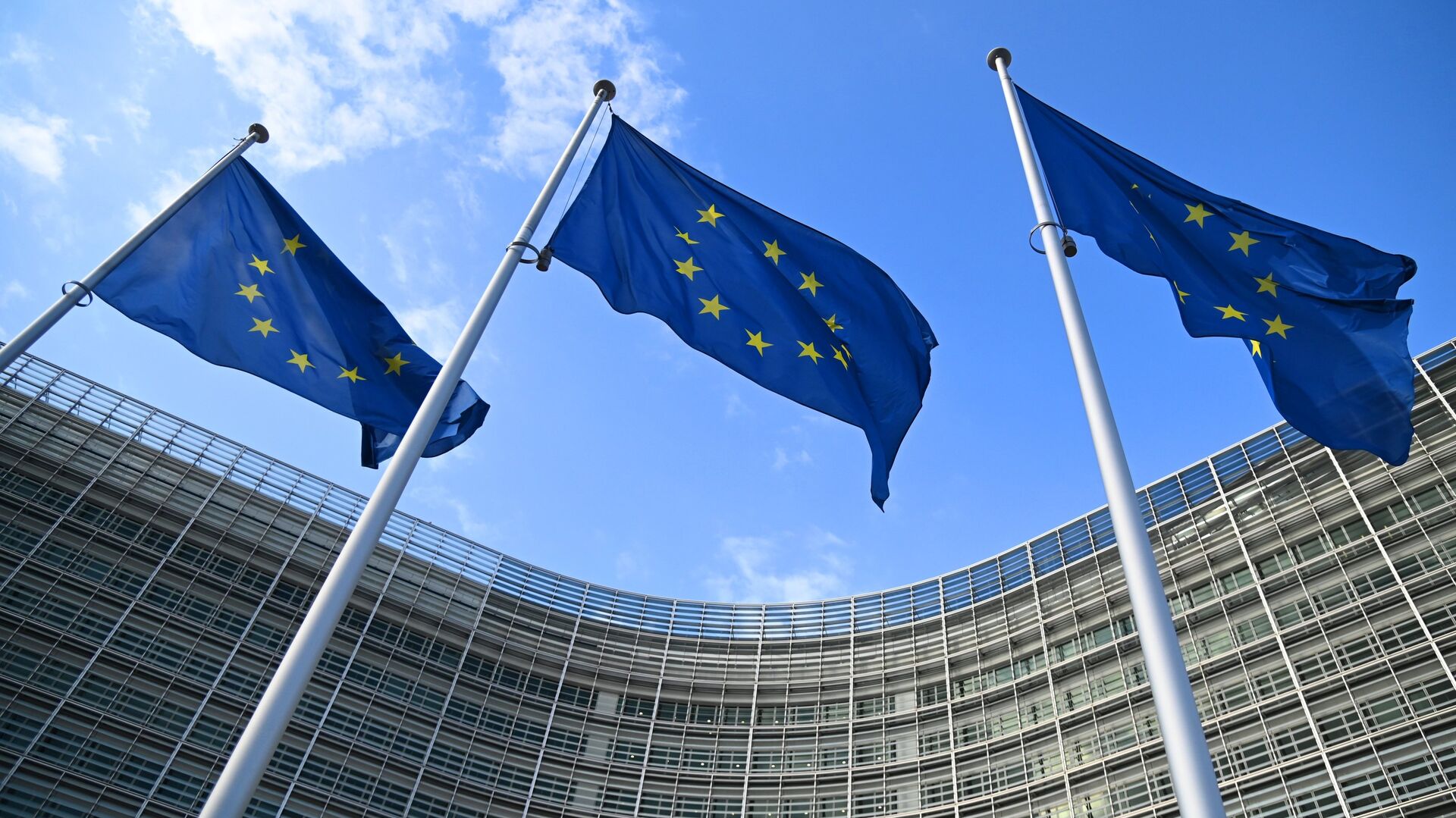 СМИ: ЕС будет трудно убедить страны отказаться от энергоресурсов из России