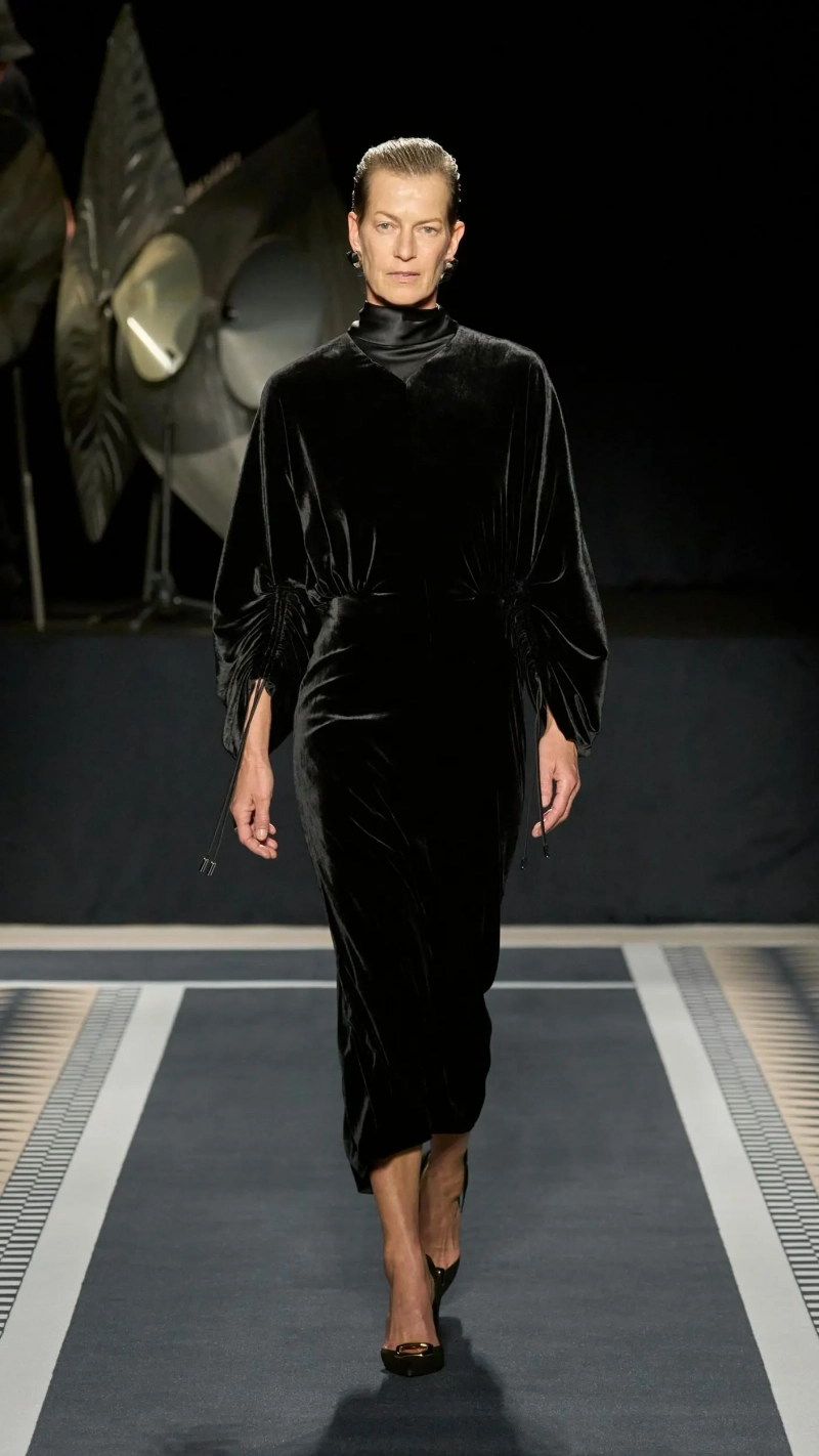 1737982920-1737975047-lanvin-collezione-uomo-donna-autunno-inverno-2025-2026-sfilata-foto-look7.webp