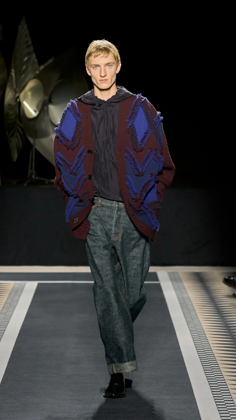 1737983067-1737975053-lanvin-collezione-uomo-donna-autunno-inverno-2025-2026-sfilata-foto-look40.webp
