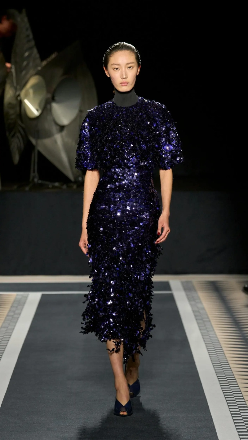 1737982937-1737975048-lanvin-collezione-uomo-donna-autunno-inverno-2025-2026-sfilata-foto-look8.webp