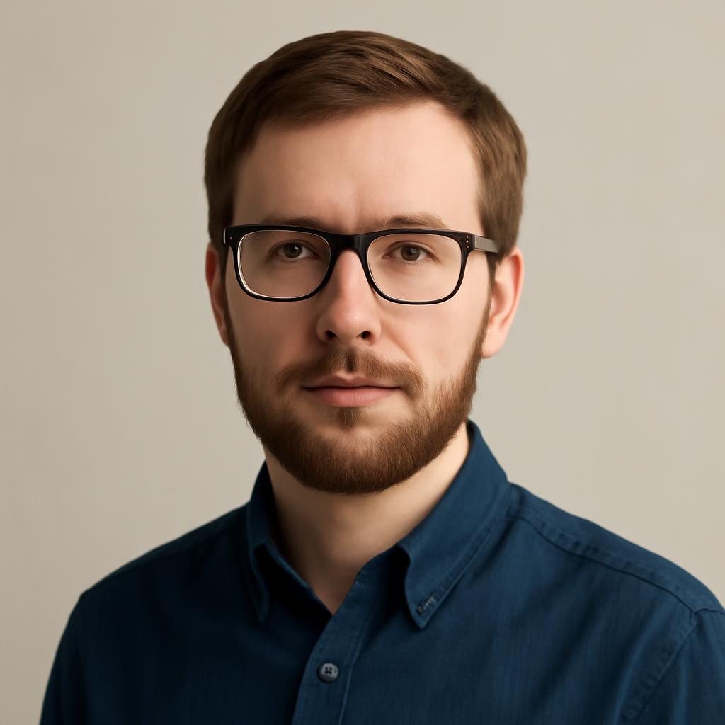 Кирилл Новиков — портрет автора