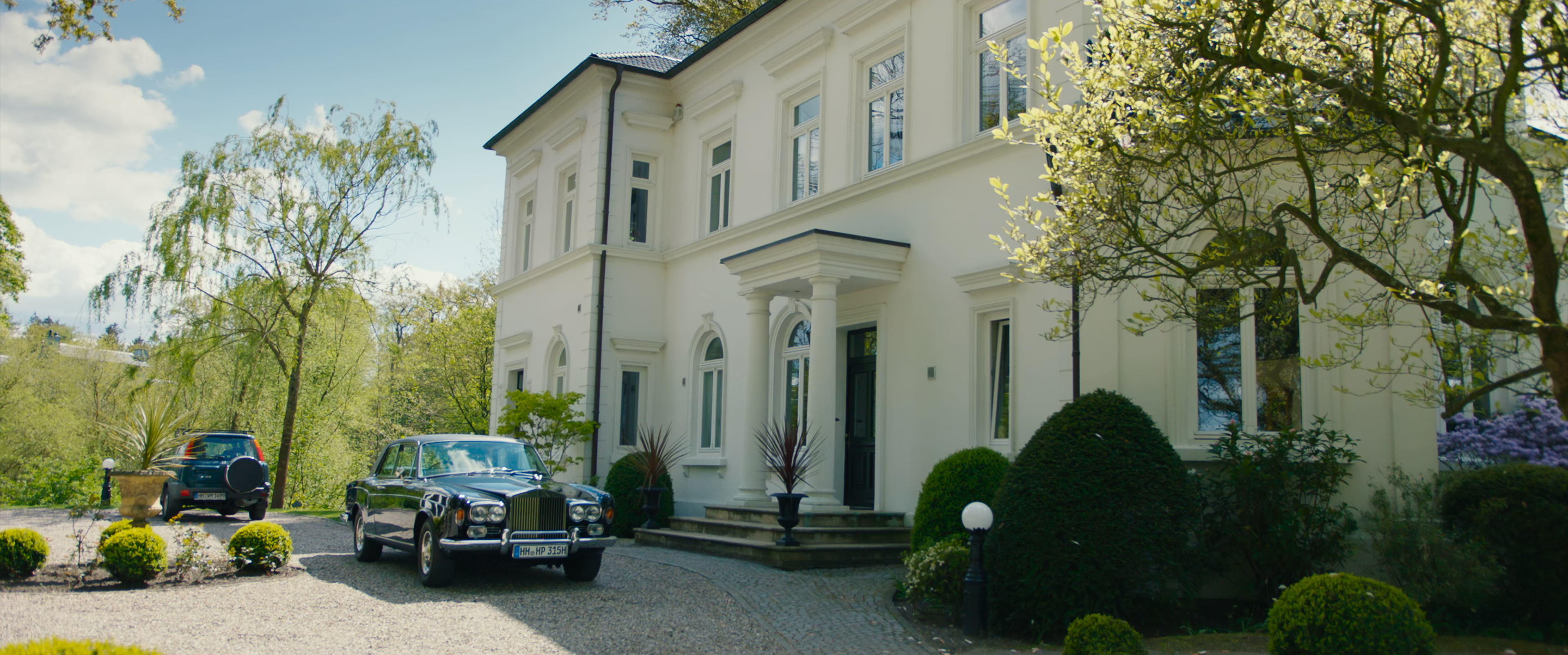 FCK 2020 - Two and a half years with Scooter (2023) [UHD]_snapshot_00.04.02.240.png