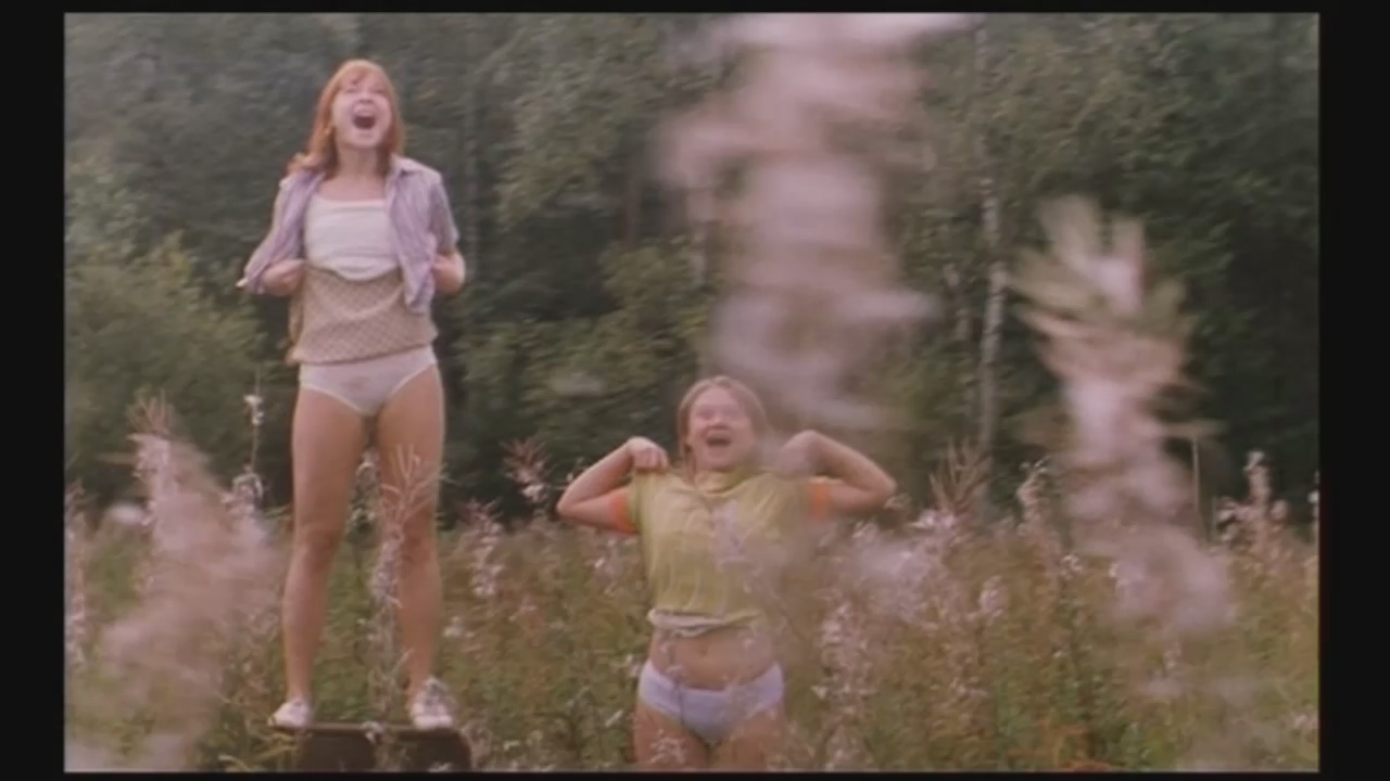 Анна Слынько, Полина Воронова Столичный скорый (2003) HD 720.mp4_000011.018.jpg