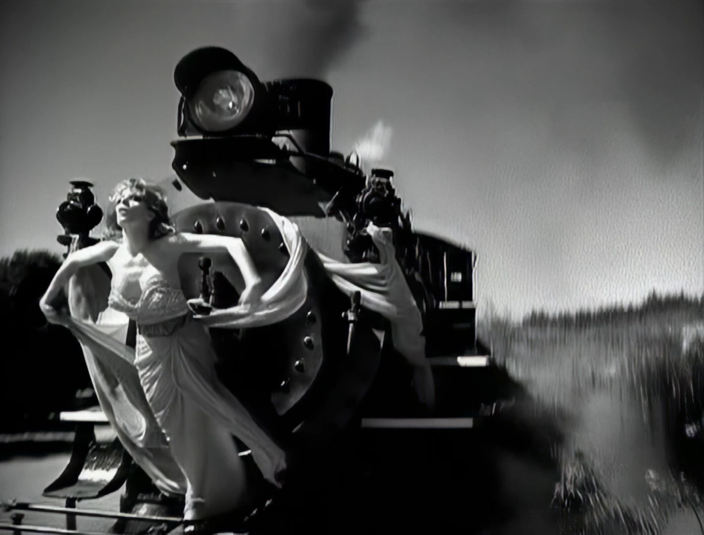 2. XXL 1080.mkv_snapshot_01.03.040.png