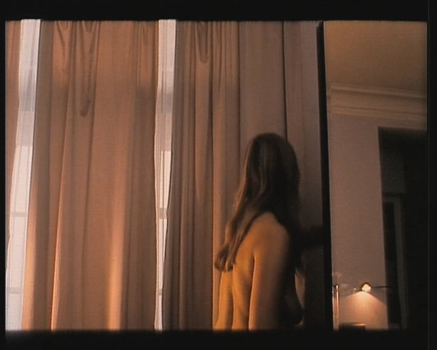 Мария Шукшина Цирк сгорел, и клоуны разбежались (1998).mp4_20251119_155802.062.jpg