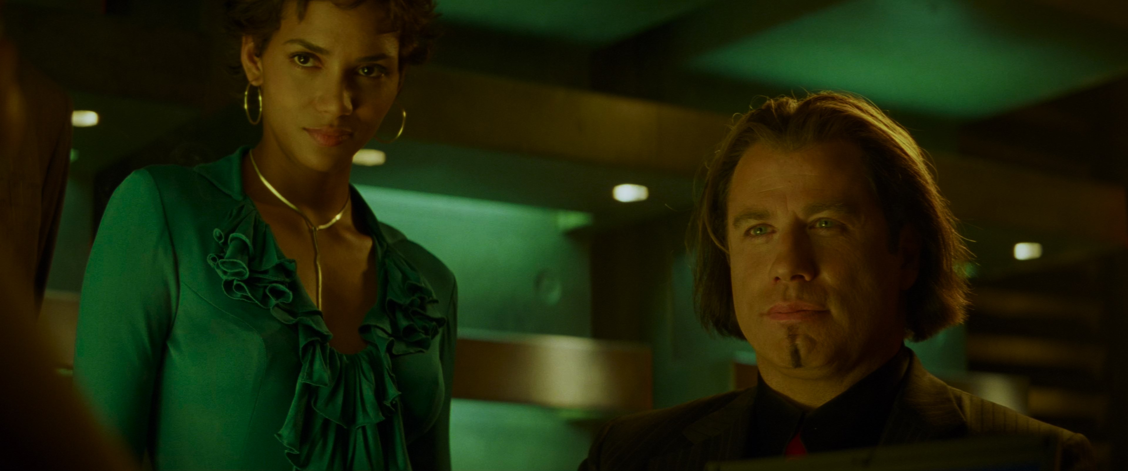 Swordfish (2001) BDRip 2160p-NVENC 10 bit [HDR].mkv_snapshot_00.27.41.660.jpg