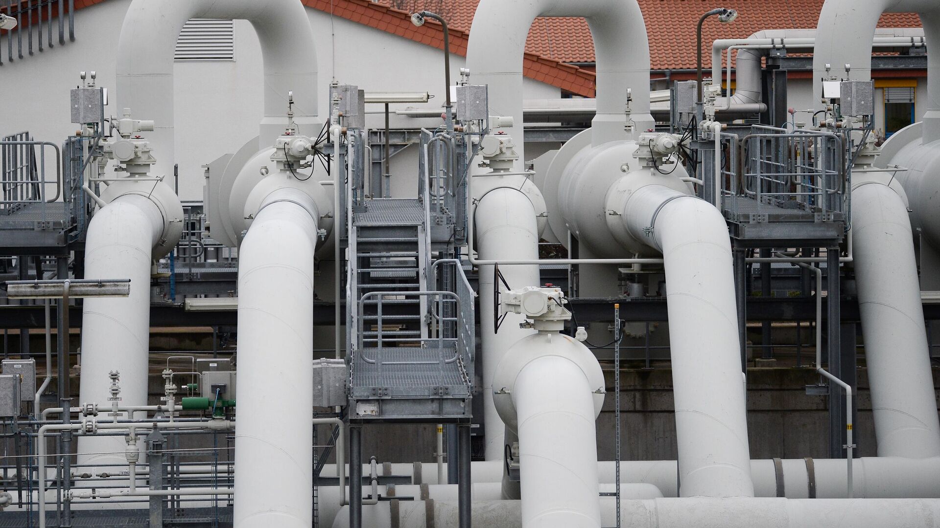 Цены на газ в Европе выросли до 327 долларов за тысячу кубов