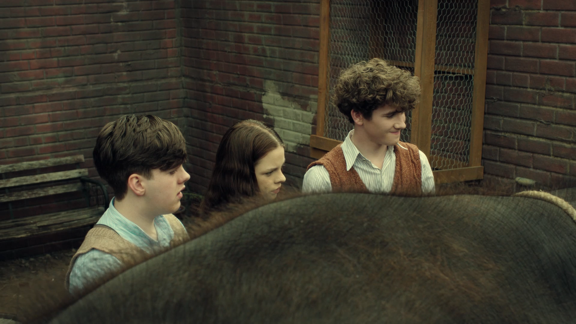 Zoo 2017 WEB-DL 1080p.mkv_snapshot_00.55.00.png