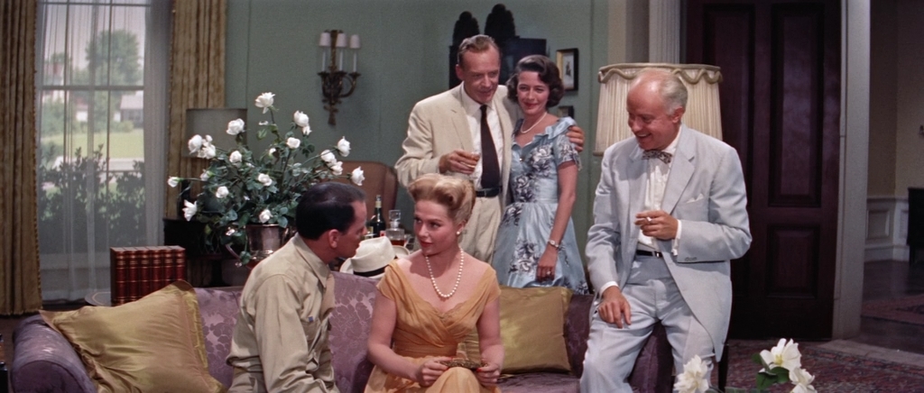 И подбежали они.1958.BDRip AVC msltel.mkv_snapshot_00.30.40.700.jpg