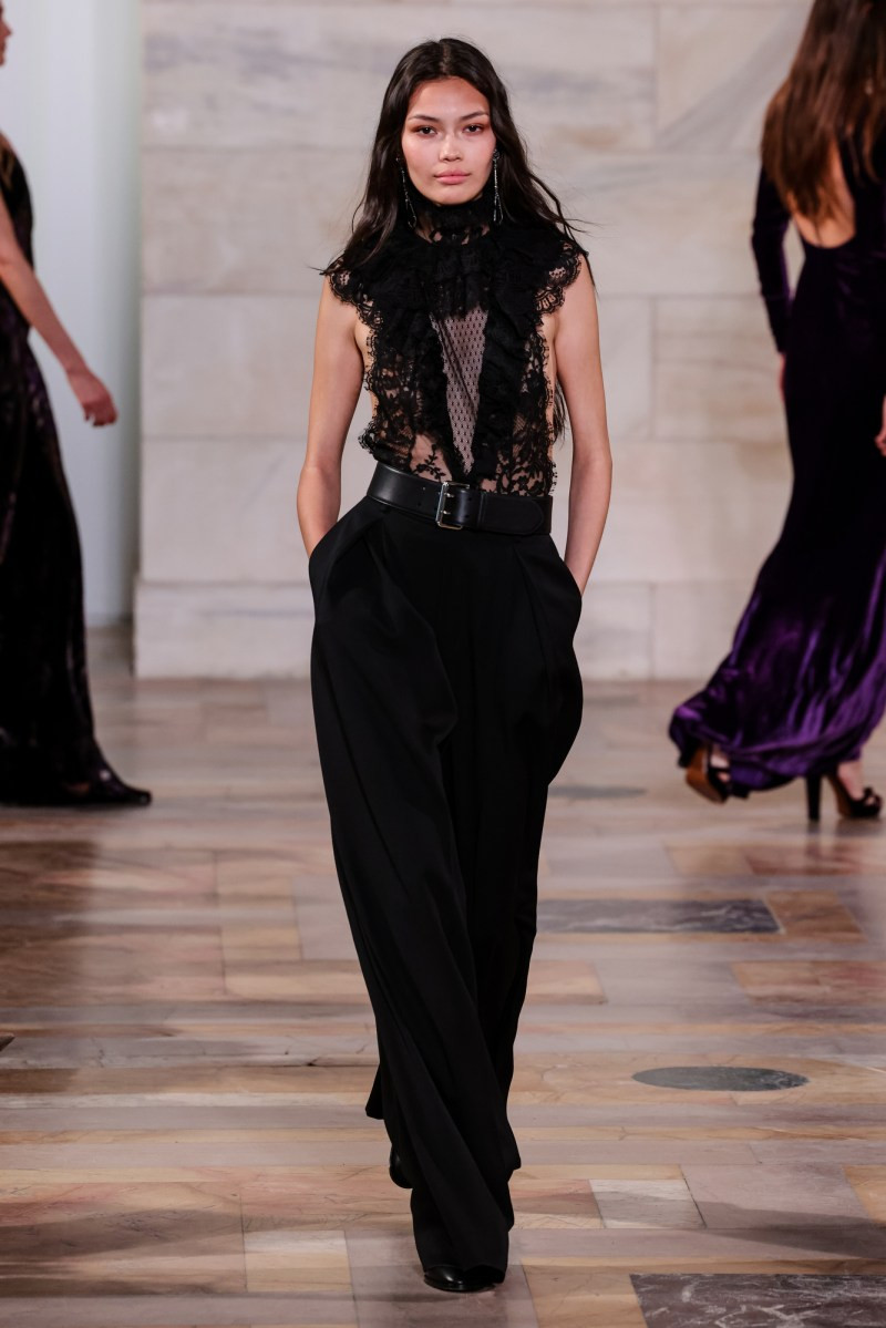 Ralph-Lauren-s25-rtw-runway-MO-040.jpg