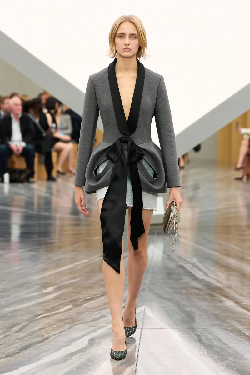 00007-christian-dior-spring-2026-ready-to-wear-credit-gorunway.webp