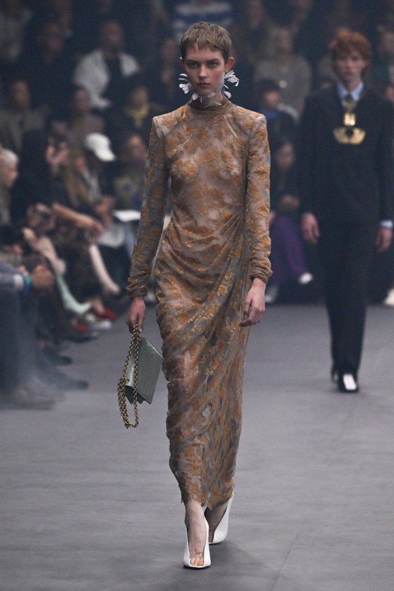 valentino-spring-26-r-gg-003.jpeg