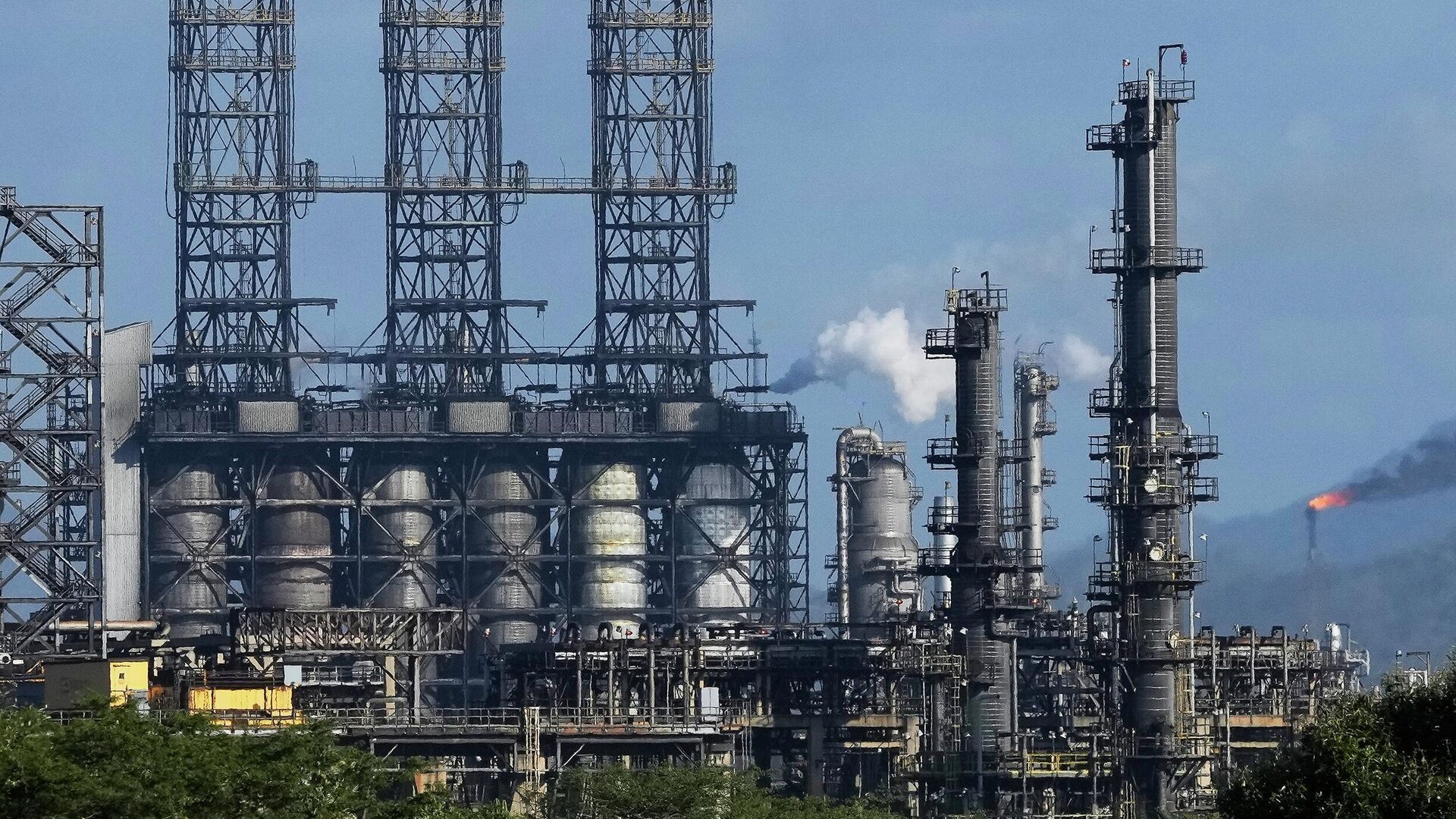 Bloomberg узнало, во что обойдется восстановление добычи нефти в Венесуэле