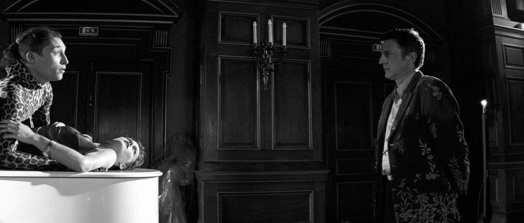 Девушка на мосту.1999.BDRip AVC msltel.mkv_snapshot_00.42.55.152.jpg