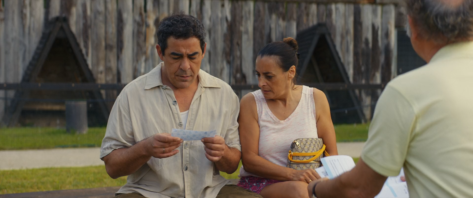 El casoplon 2025 WEB-DL 1080p.mkv_snapshot_00.06.16.png