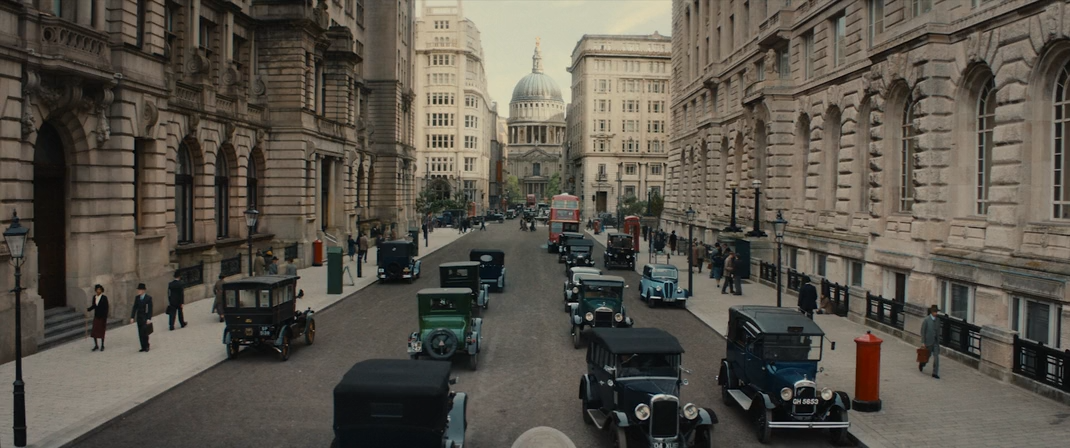 Фэкхем-Холл (2025) HDRip-AVC_ivanes.mkv_snapshot_00.05.43.718.png