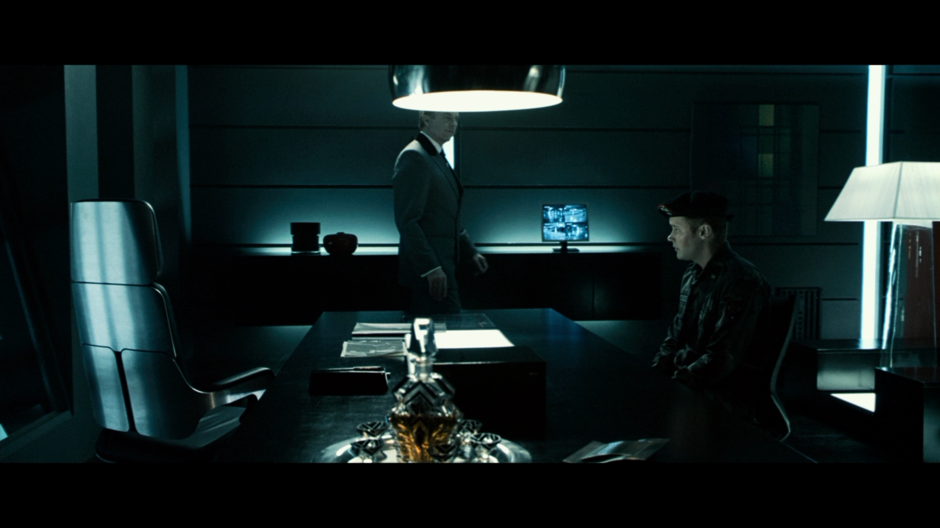 Daybreakers.2009.Umbrella.Entertainment.BDRemux.1080p.mkv_20260117_124922.811.png