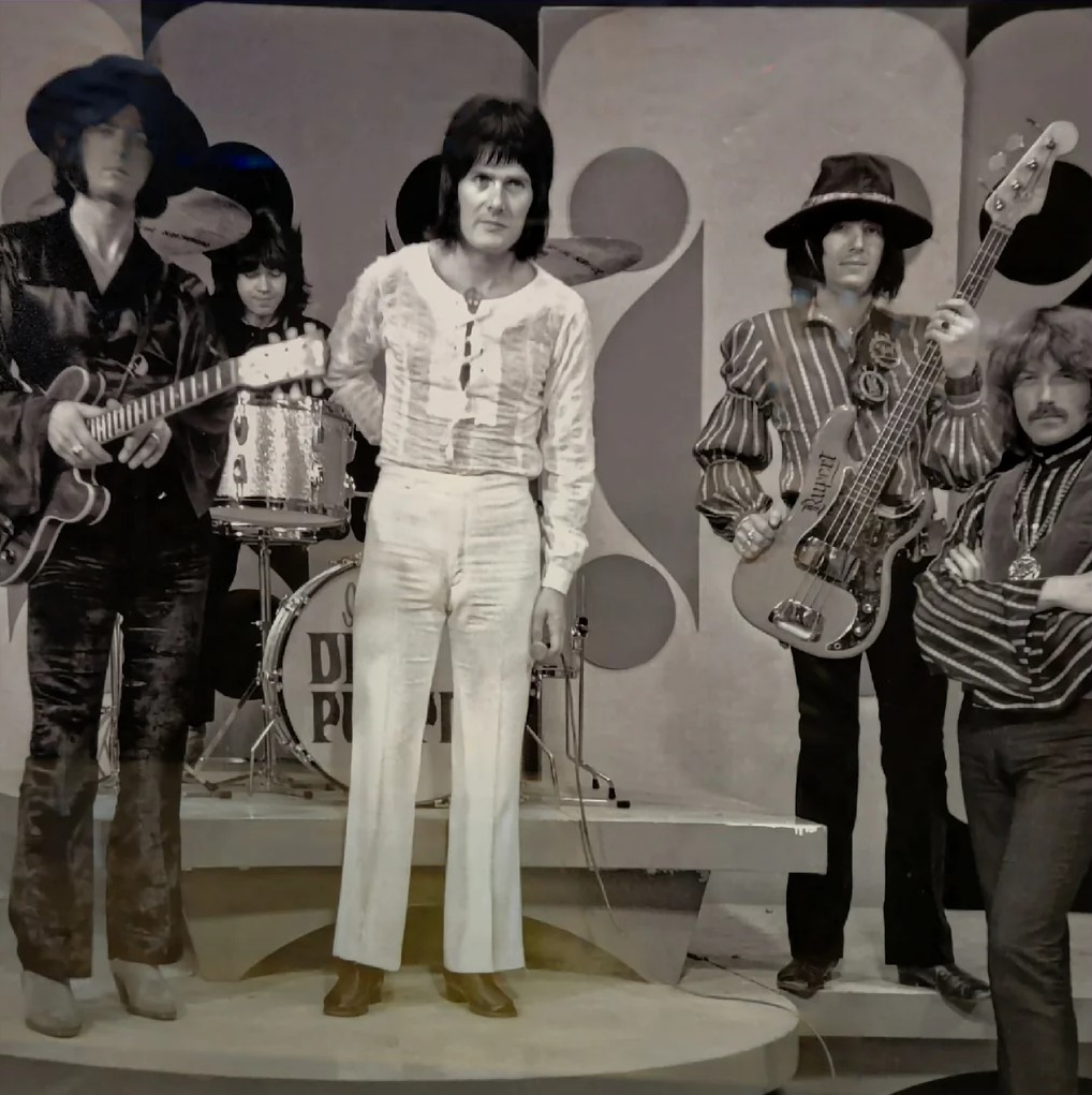 deep-purple-mark1-on-clevelands-dance-band-performance-v0-scvak53ih1dg1.jpg