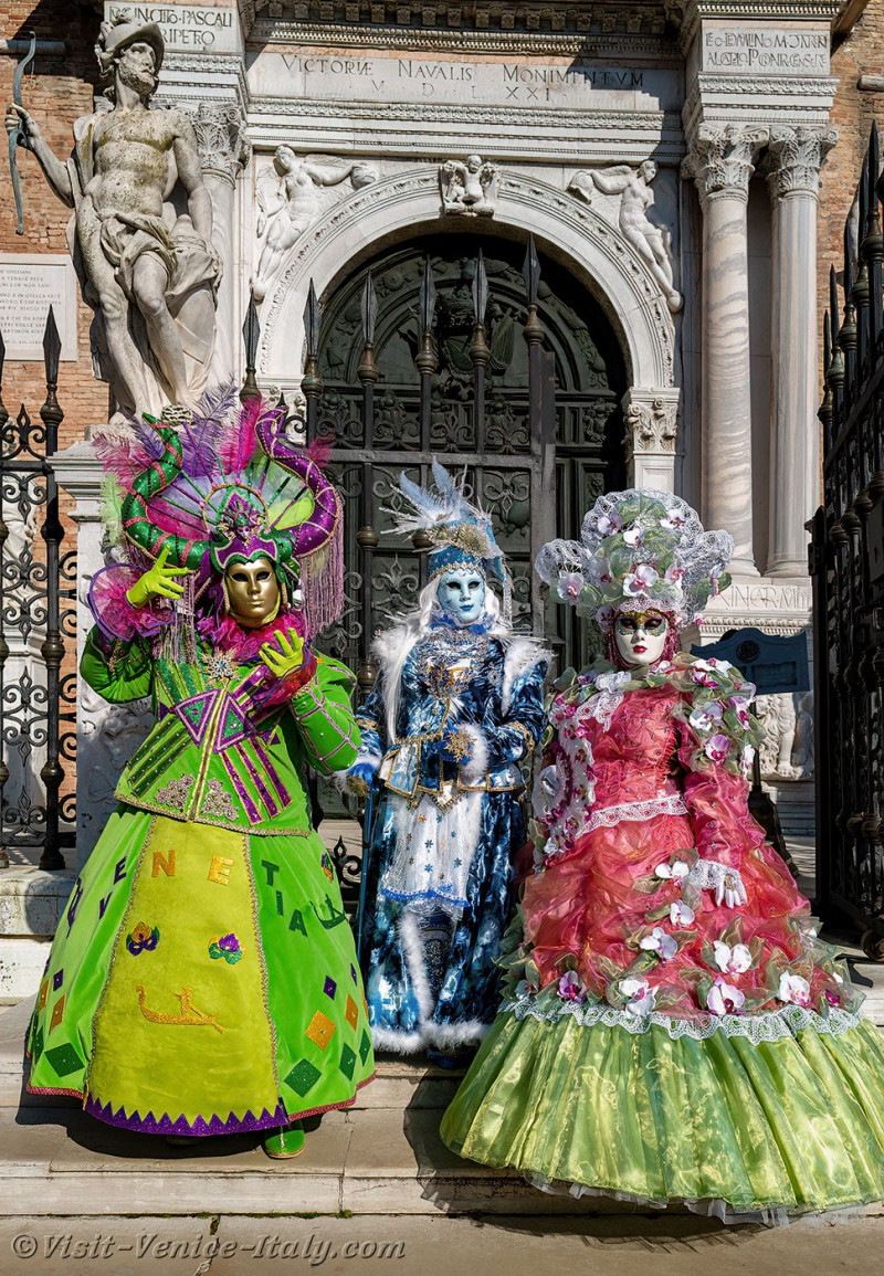 venice-carnival-mask-costume-arsenal-676.jpg