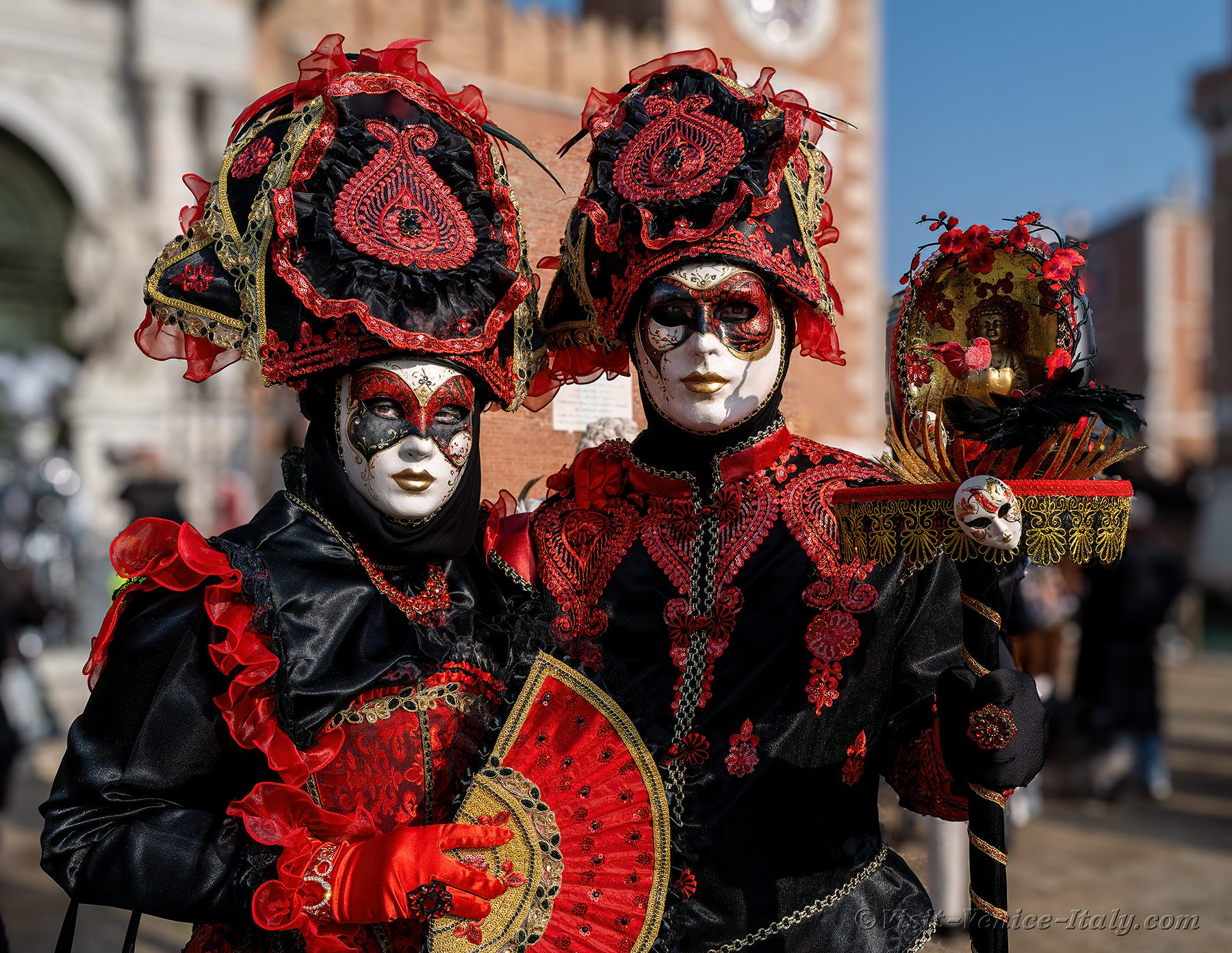 carnival-venice-2024-costume-masks-346.jpg