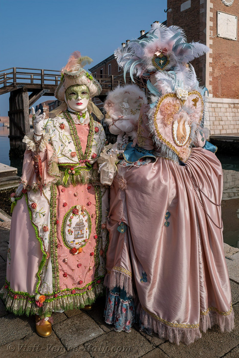 carnival-venice-2024-costume-masks-691.jpg