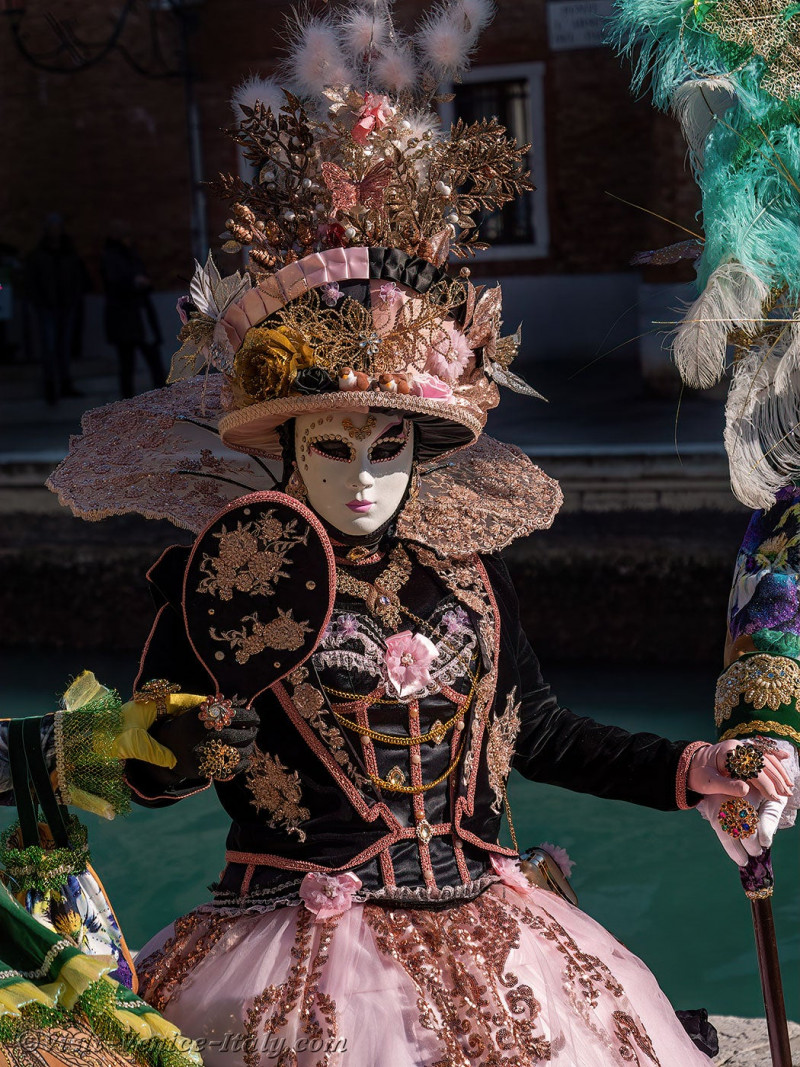 venice-carnival-mask-costume-arsenal-194.jpg
