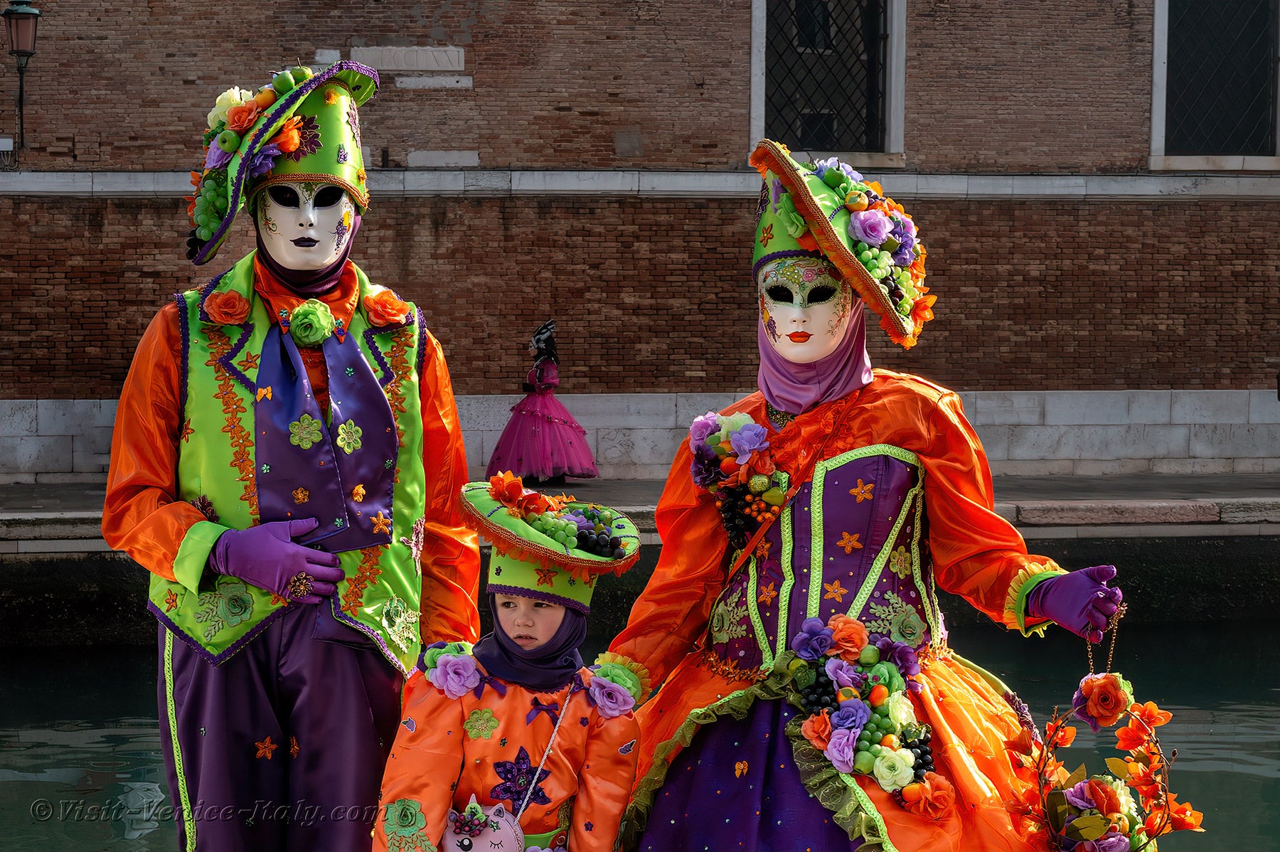 carnival-venice-2024-costume-masks-526.jpg