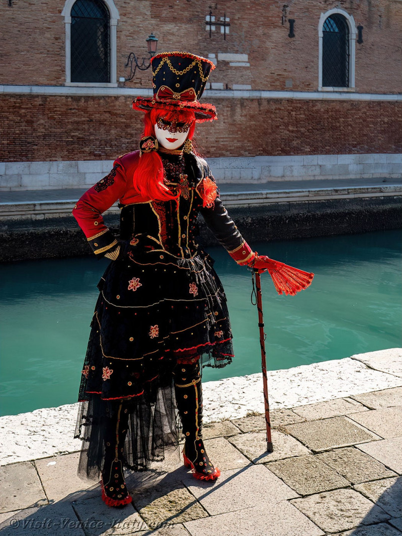 venice-carnival-mask-costume-arsenal-295.jpg