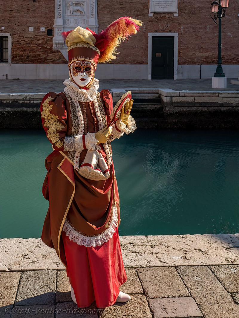 venice-carnival-mask-costume-arsenal-174.jpg