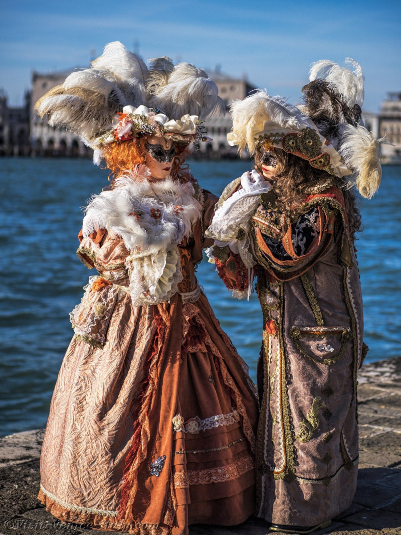 venice-carnival-mask-costume-0656.jpg