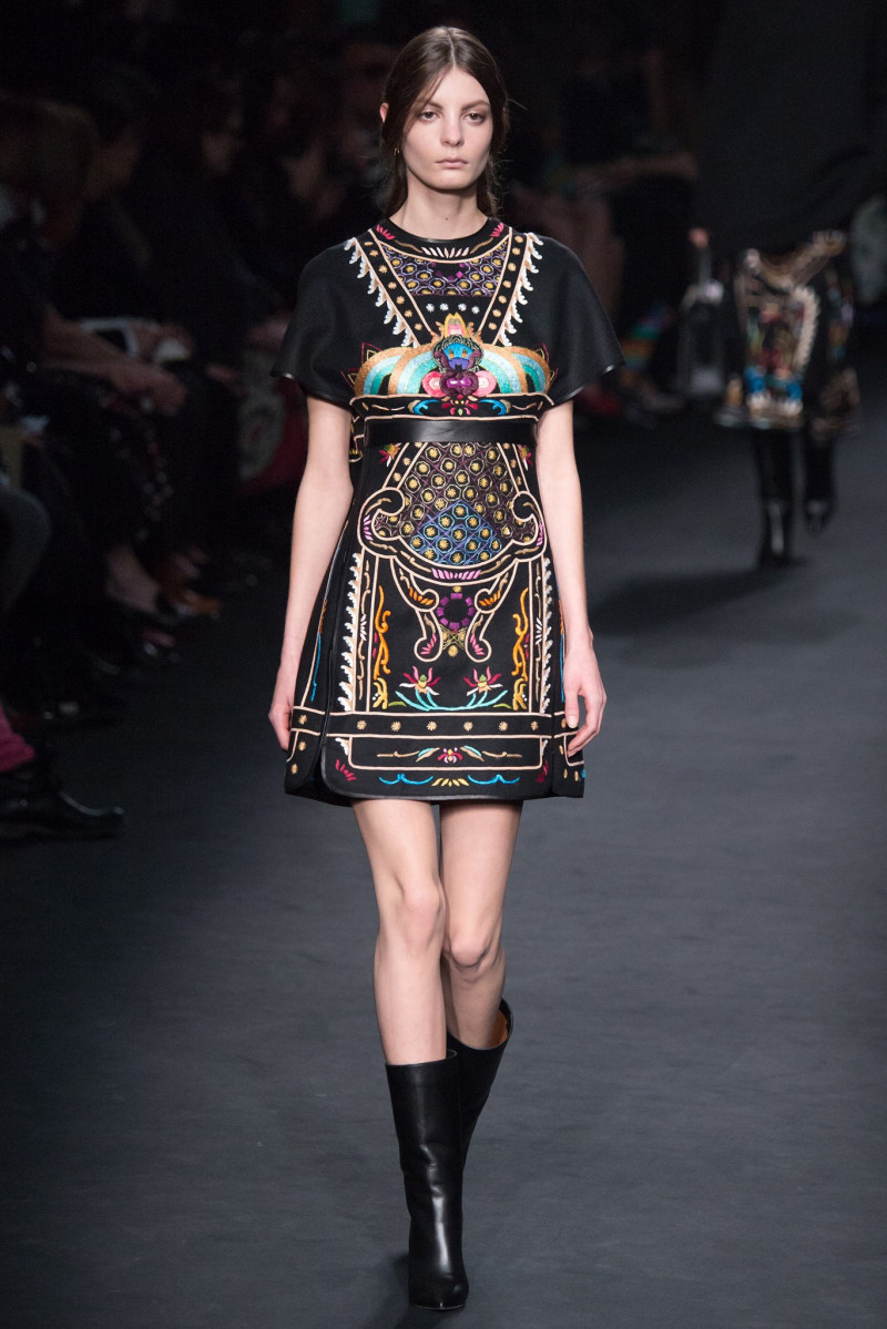 057-valentino.jpg