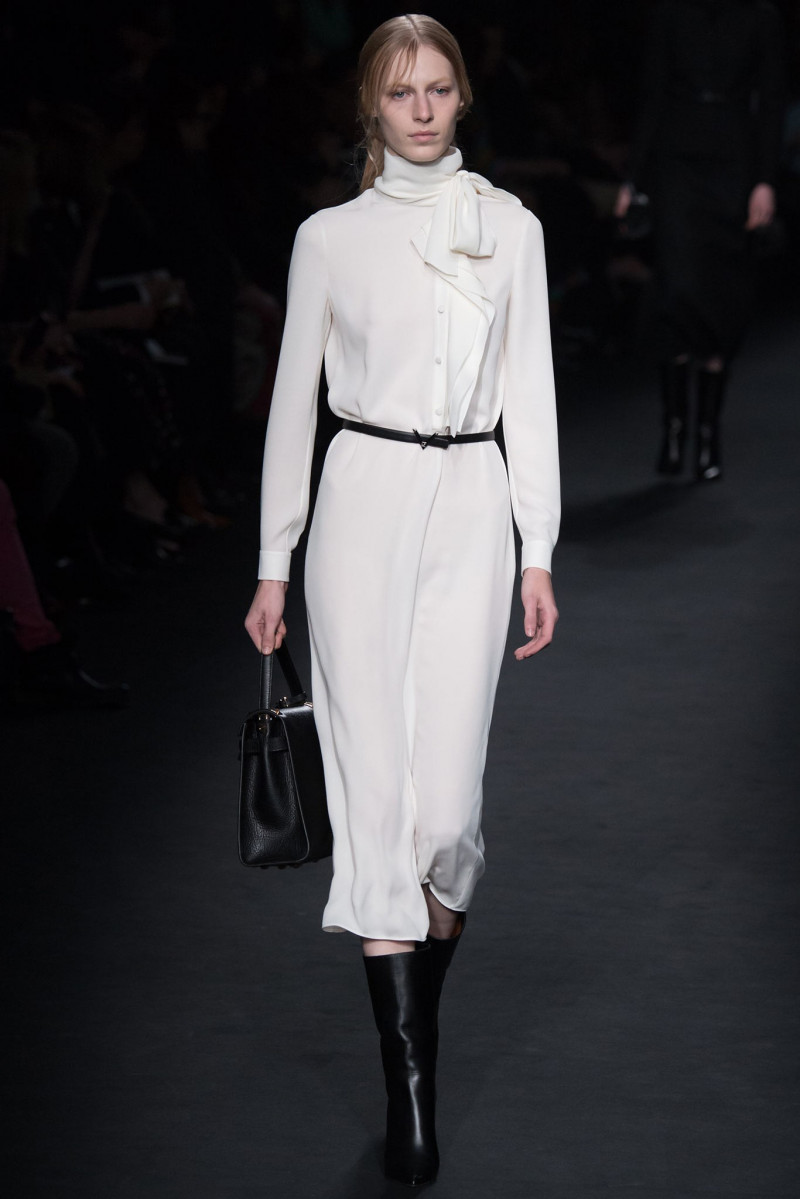 032-valentino.jpg