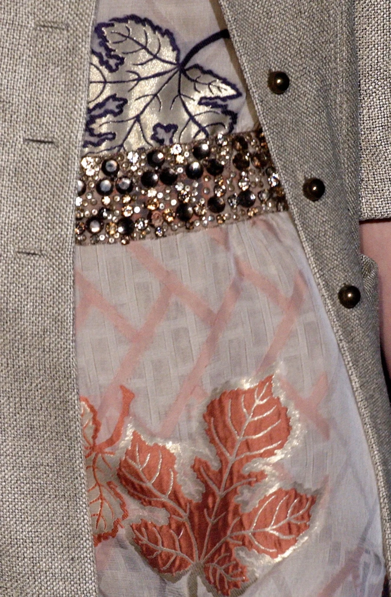 valentino-spring-2003-couture-details-00130h.webp